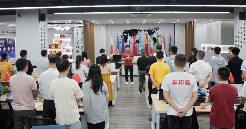 再贏新單！華邦瀛成都LED貼膜屏項(xiàng)目圓滿(mǎn)收官